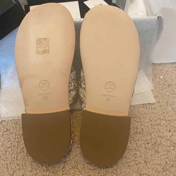 Chanel Braided Sandals with CC Logo Pendant - Picture 3 of 6